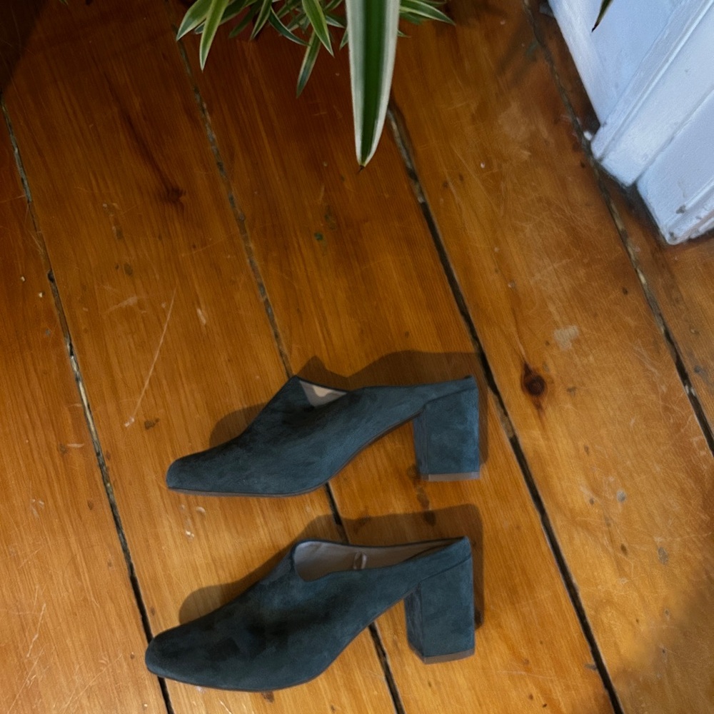 Joe Fresh Dark Green Suede Block Heel Mules - Picture 3 of 4